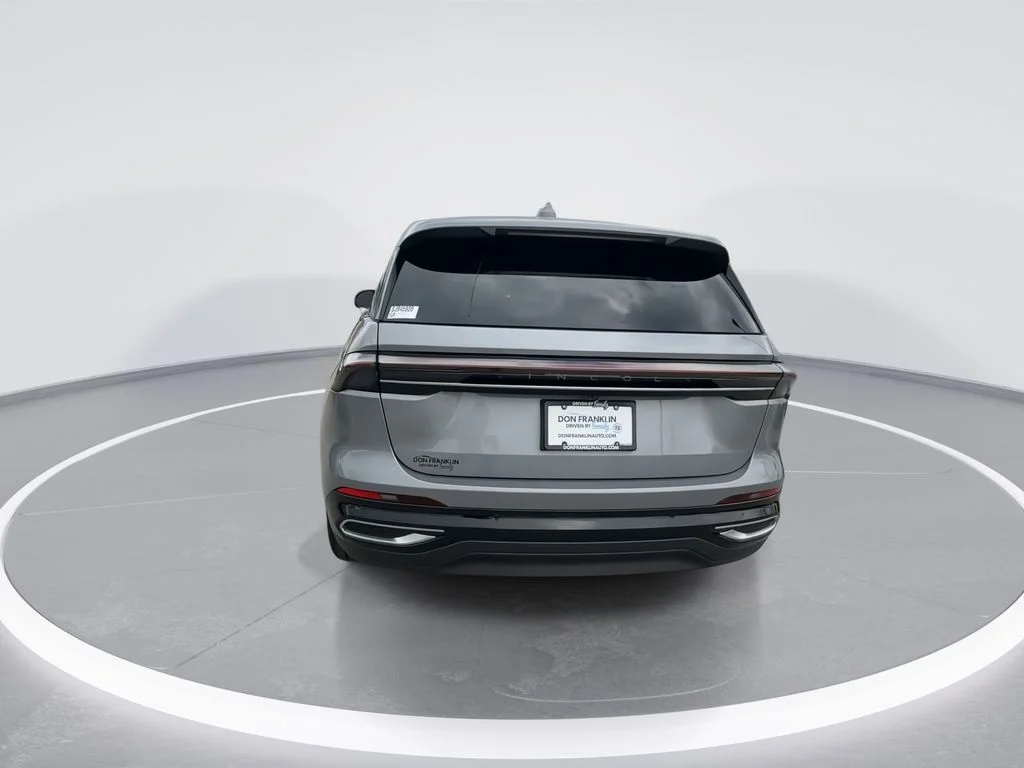Used 2025 Gray Lincoln Premiere image 7