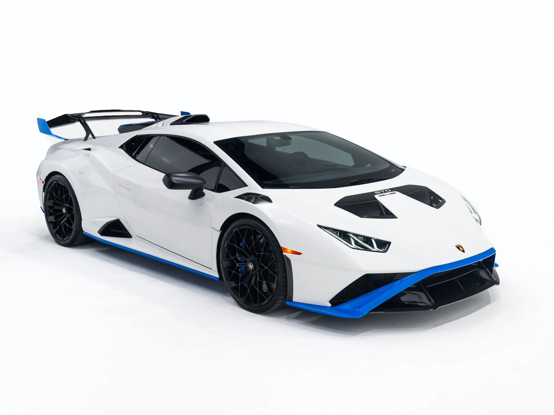 Used 2021 Bianco Asopo Metallic Lamborghini  image 8