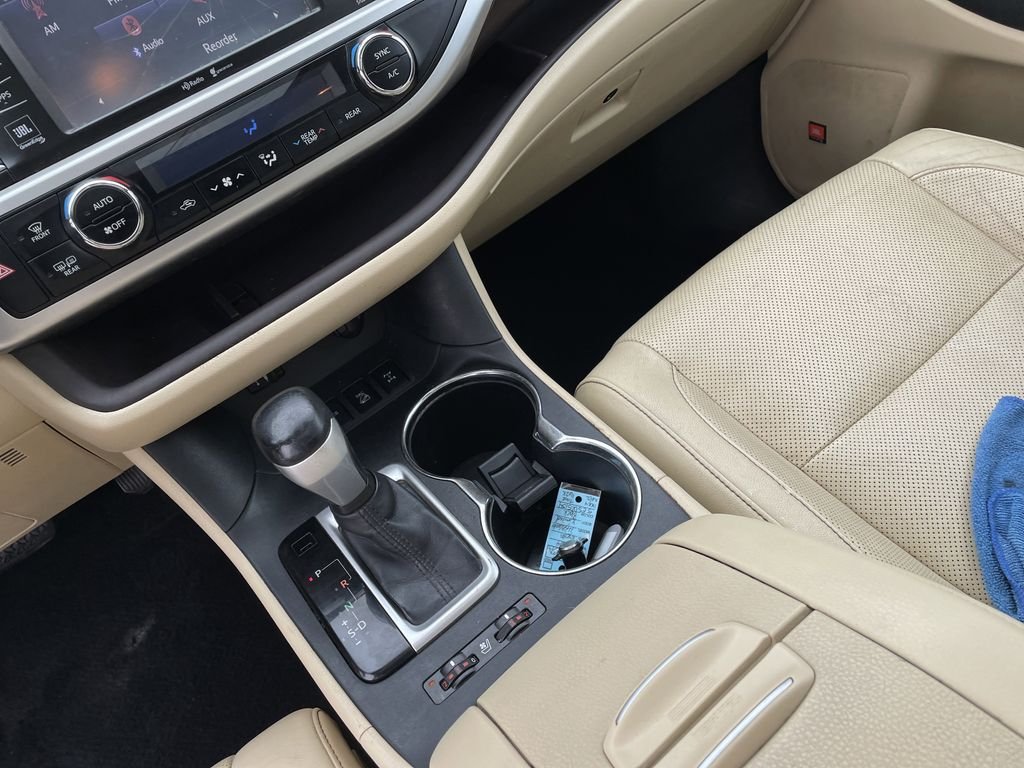 Used 2014 Black Toyota Limited image 20