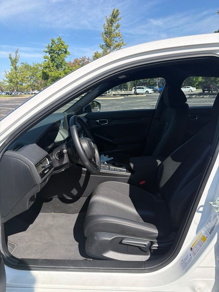 Certified Used 2025 Platinum White Pearl Honda Sport image 14