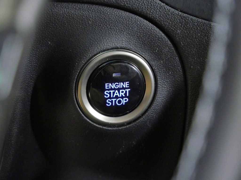 Used 2015 Black Hyundai 3.8 image 39