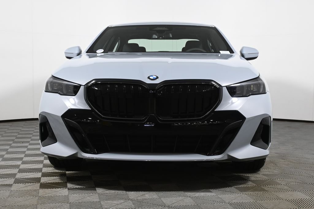 New 2027 Gray Metallic BMW 530i xDrive image 10