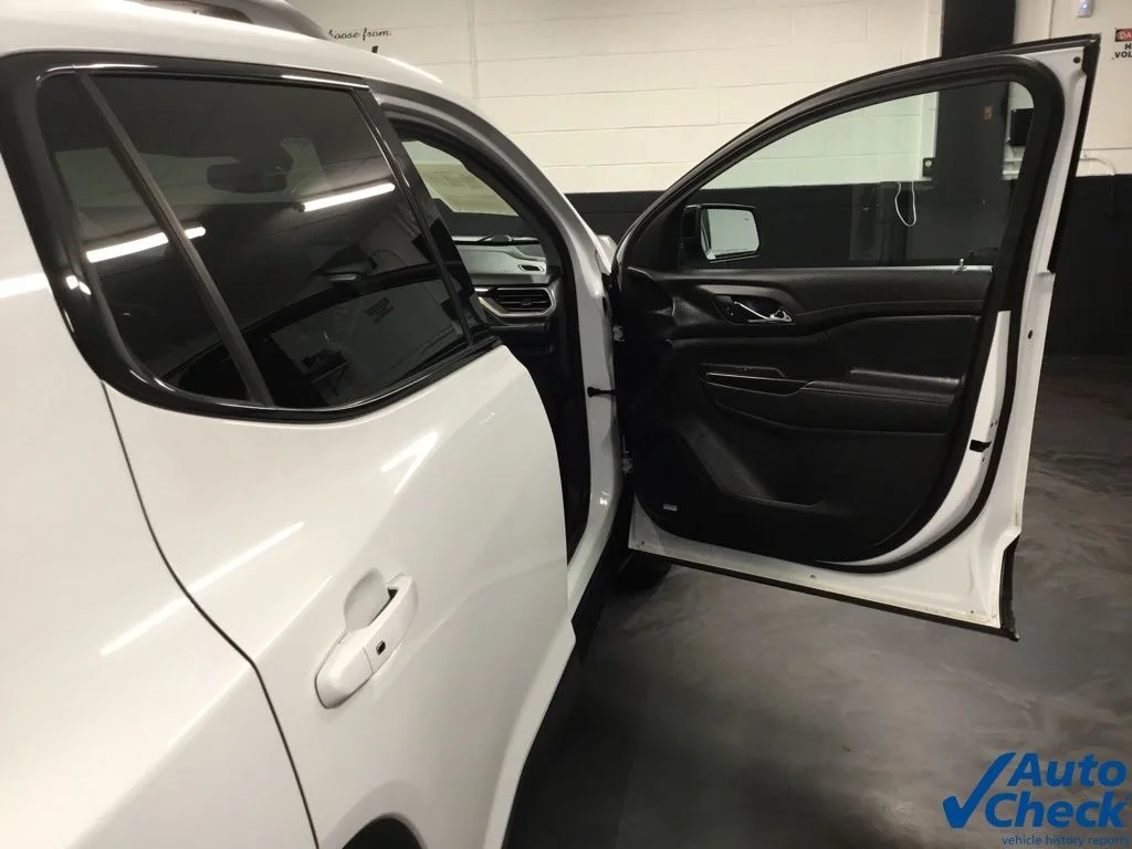 Used 2022 White GMC AT4 image 41