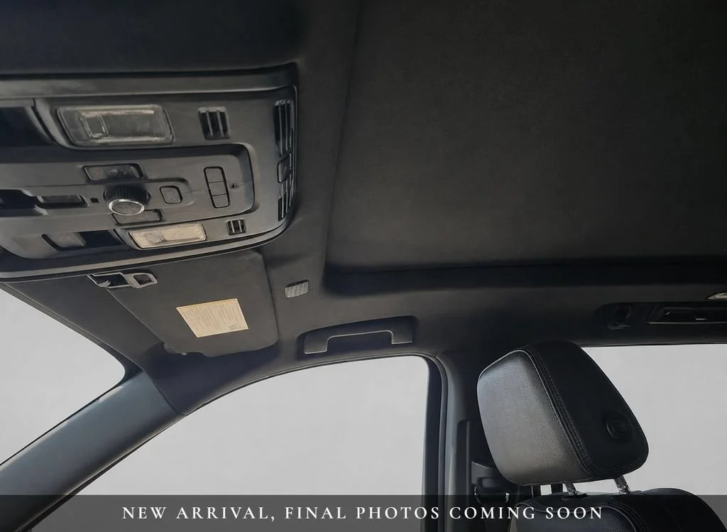 Used 2021 ONYX BLACK GMC Denali image 8