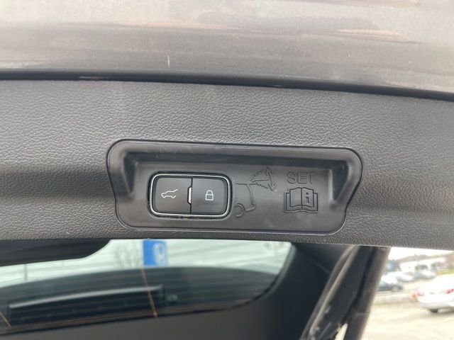 Used 2024 Gray Metallic Ford XLT image 16