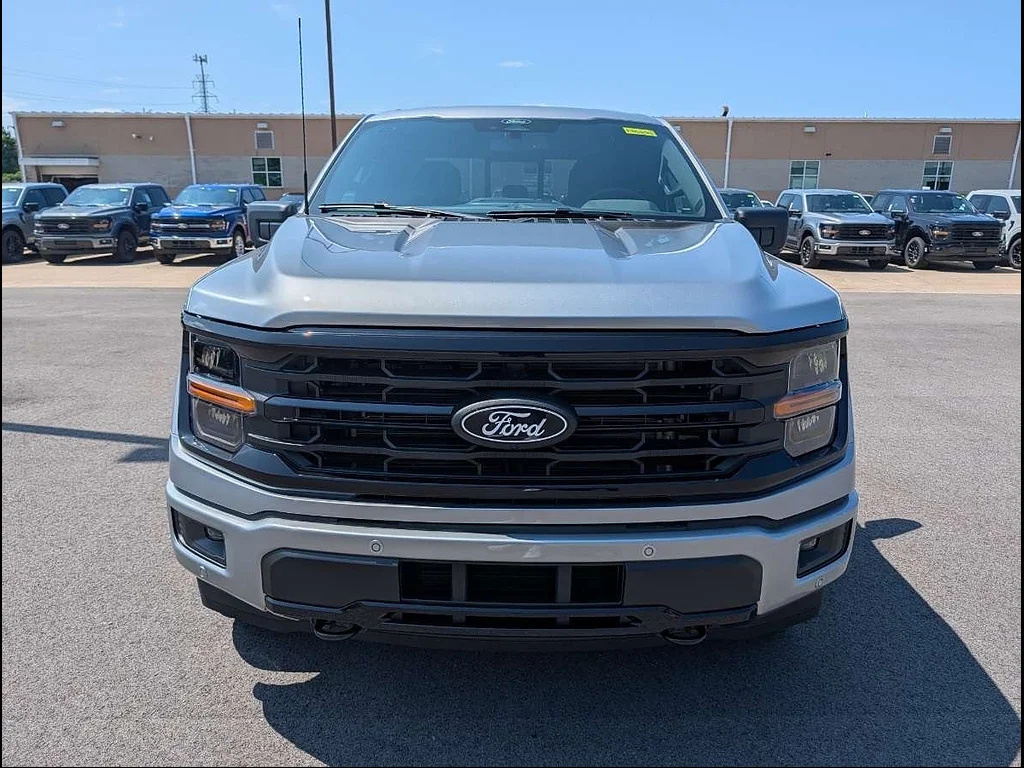 New 2026 Iconic Silver Metallic Ford XLT image 2