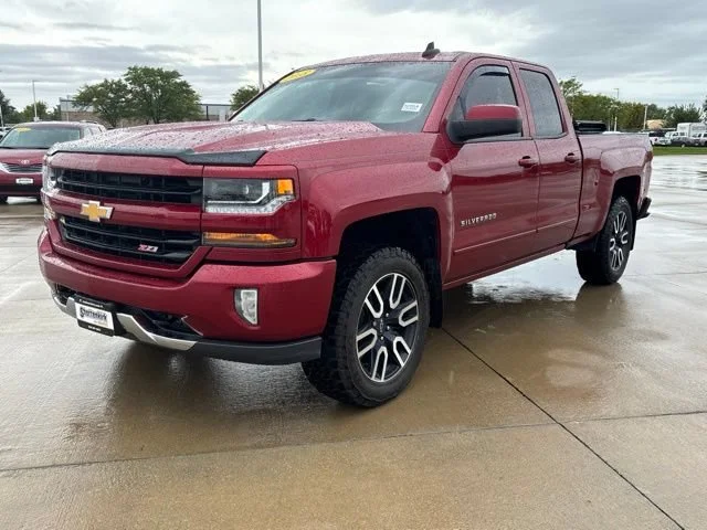 Used 2018 CAJUN RED TINTCOAT Chevrolet LT image 2