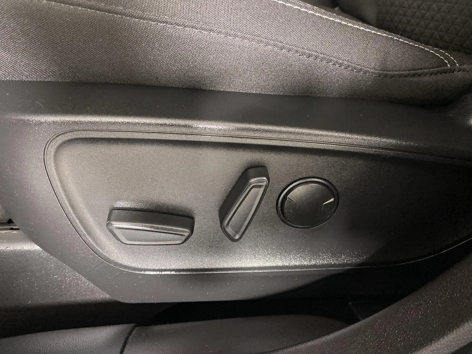 Used 2023 Iconic Silver Ford Active image 11