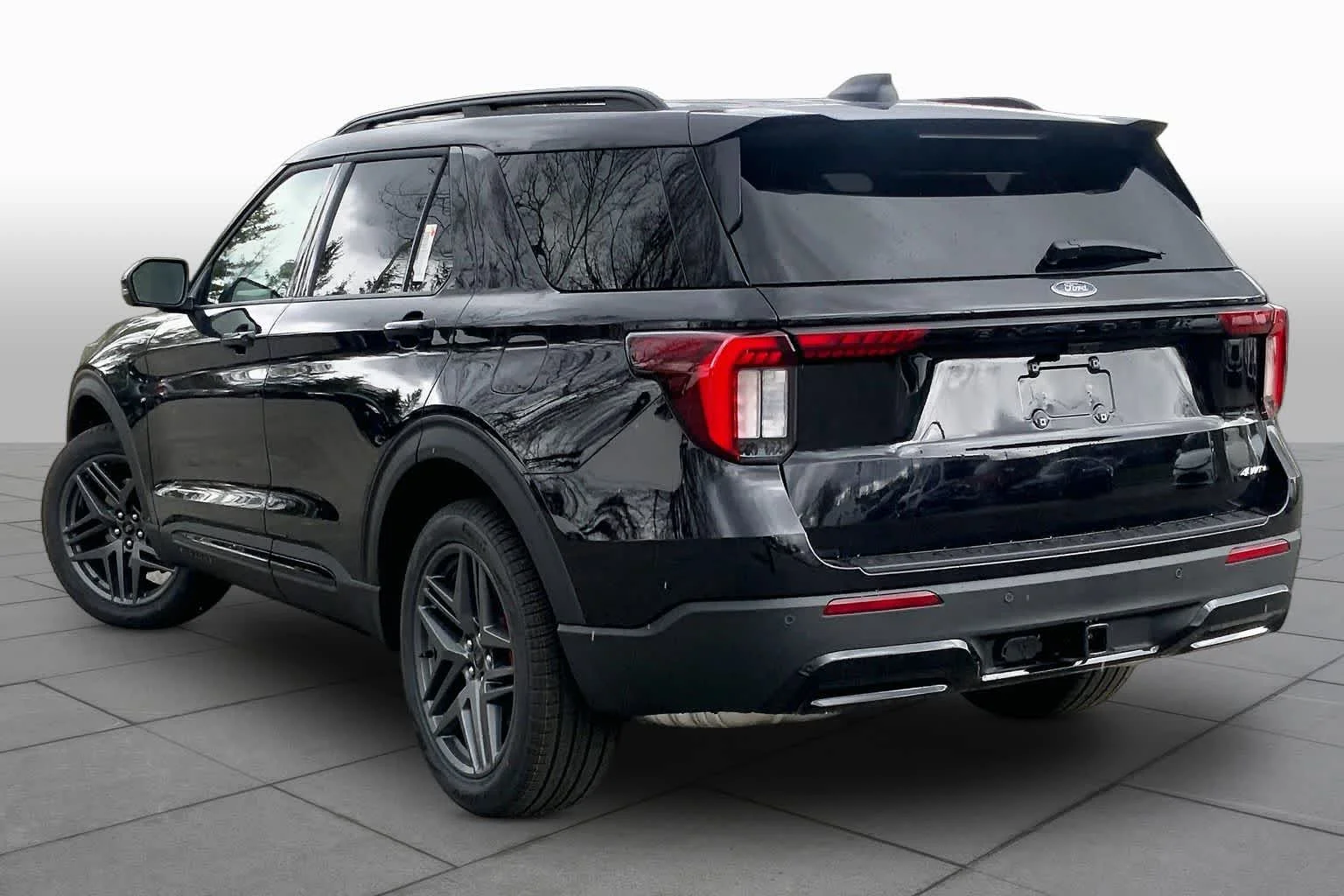 New 2026 Agate Black Metallic Ford ST-Line image 3