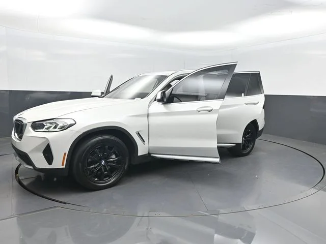 Used 2022 White BMW xDrive30i image 36