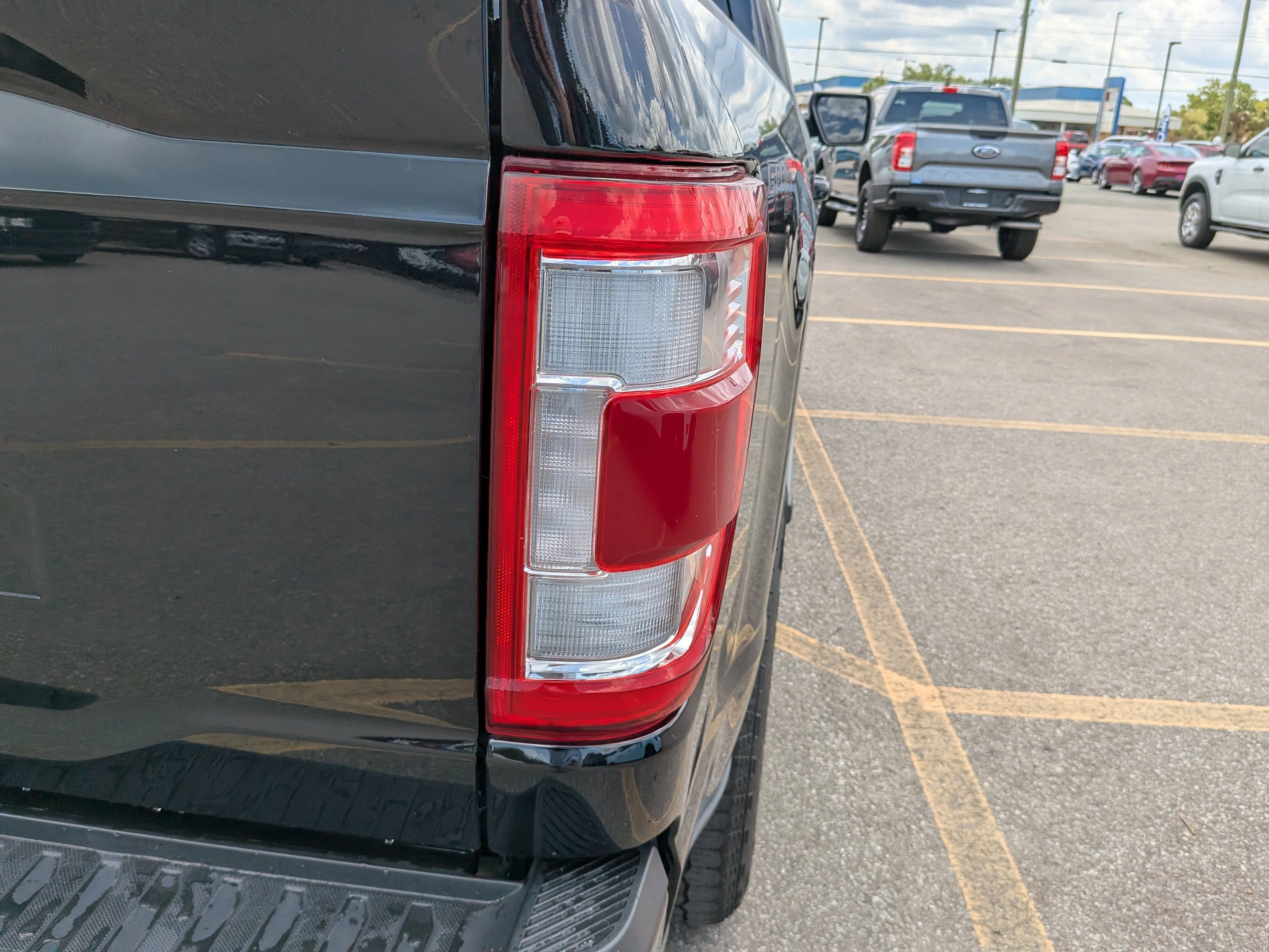 Certified Used 2023 Agate Black Metallic Ford LARIAT image 43