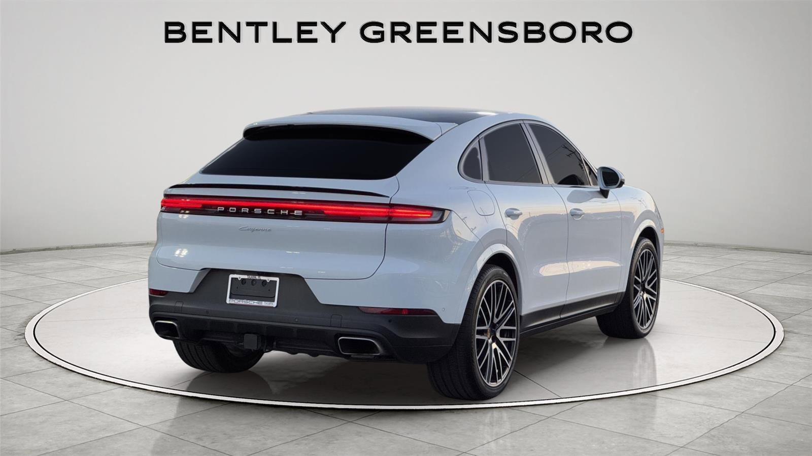 Used 2025 White Porsche  image 8
