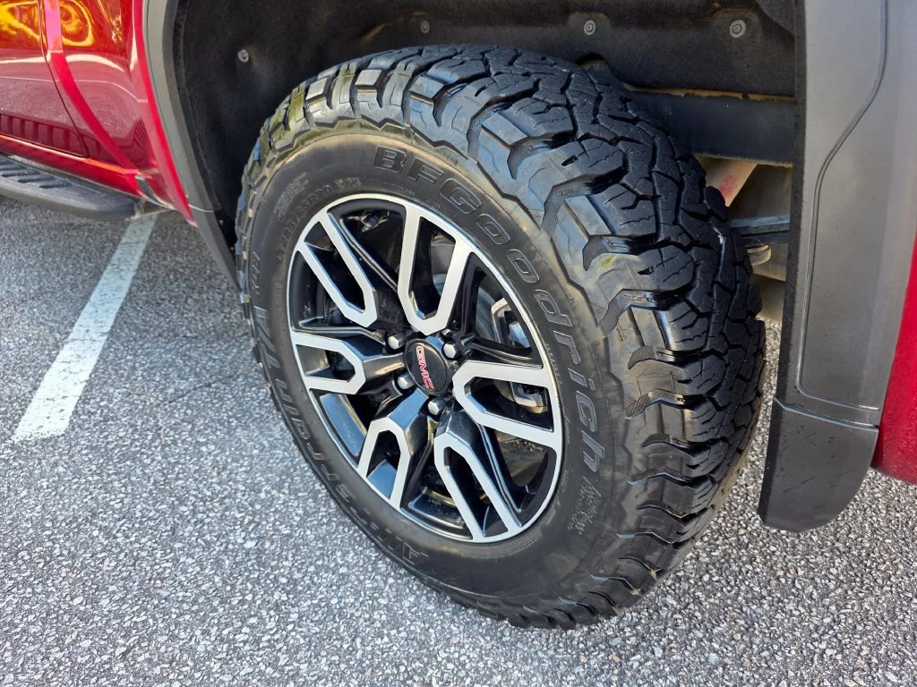 Used 2025 Volcanic Red Tintcoat GMC AT4 image 32