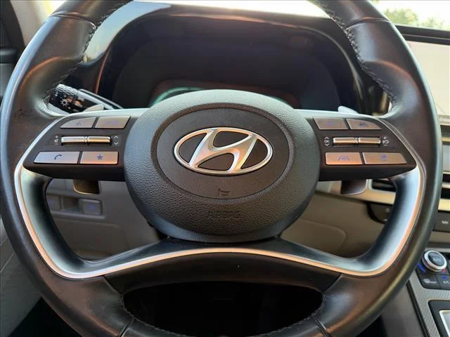 Used 2024 Sierra Burgundy Hyundai SEL 7P image 15
