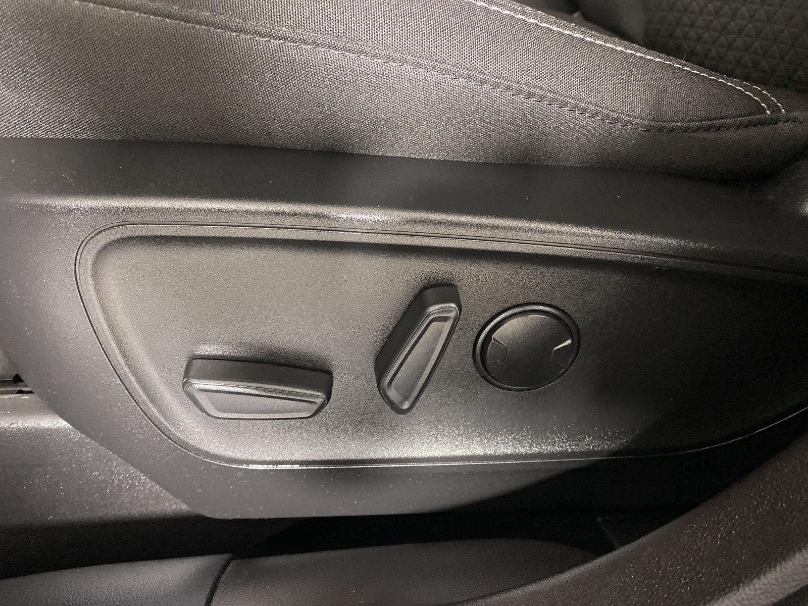 Used 2023 Iconic Silver Ford Active image 11
