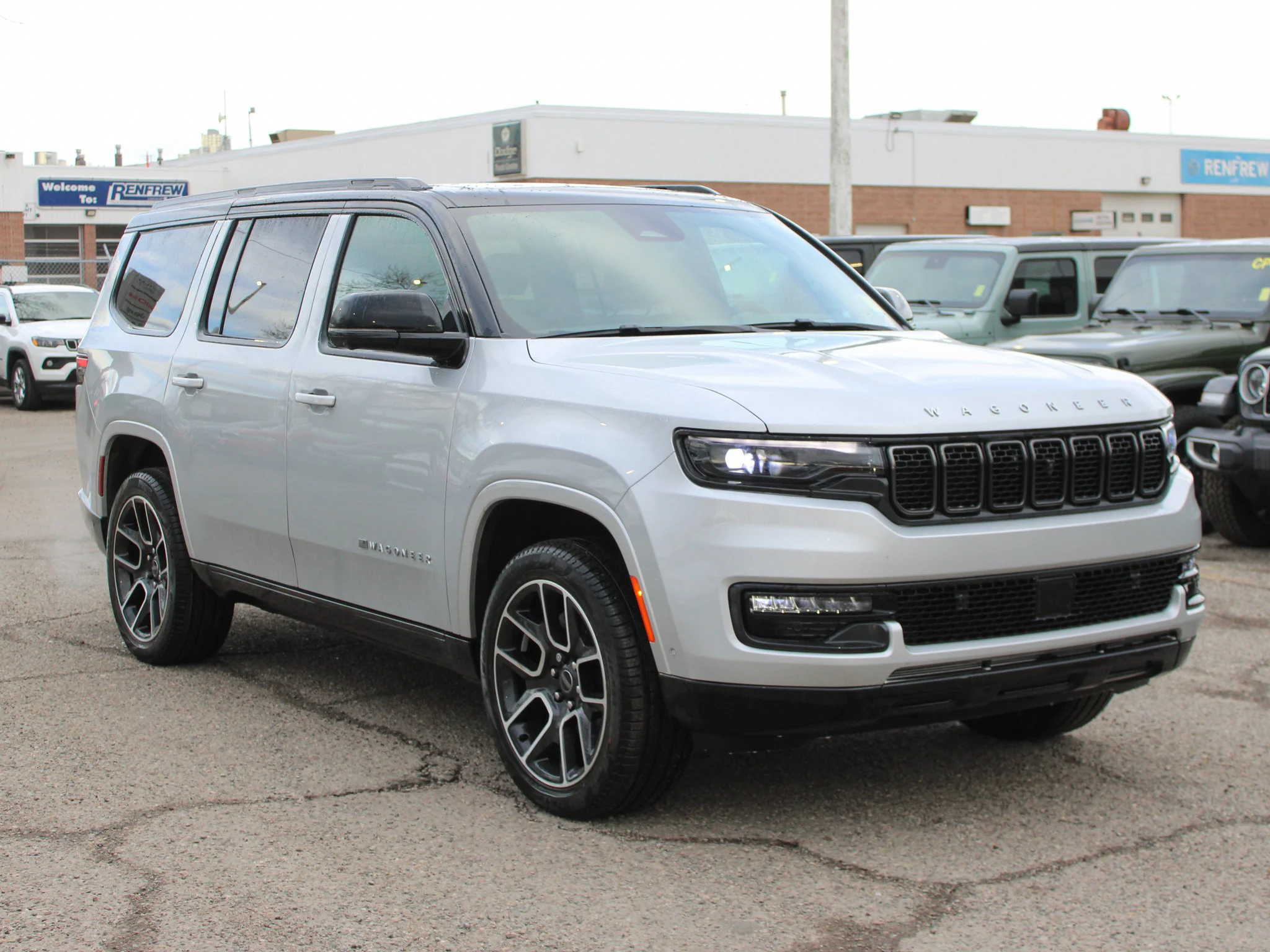 Certified Used 2025 Silver Jeep Series III Super * Twin-Turbo | McIntosh | Head-Up Display | Heated Nappa Leather | Running Boards image 9