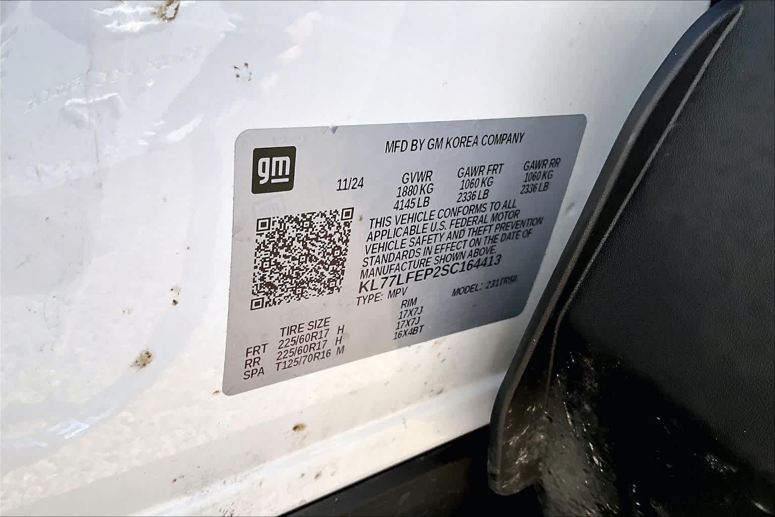 Used 2025 Summit White Chevrolet LS image 29