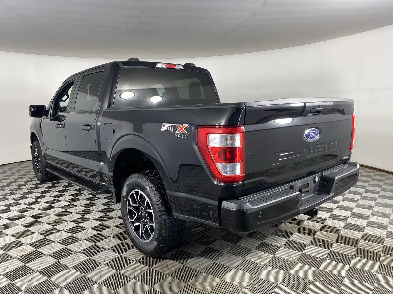 Used 2023 Agate Black Ford XL image 14