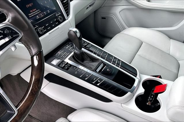 Used 2018 White Porsche  image 12