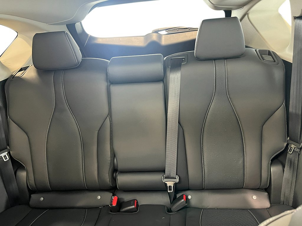 New 2026 Solar Silver Metallic Acura w/Technology Package image 28