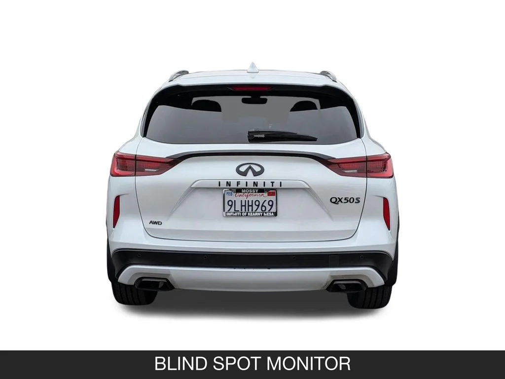 Used 2023 White INFINITI SPORT image 9