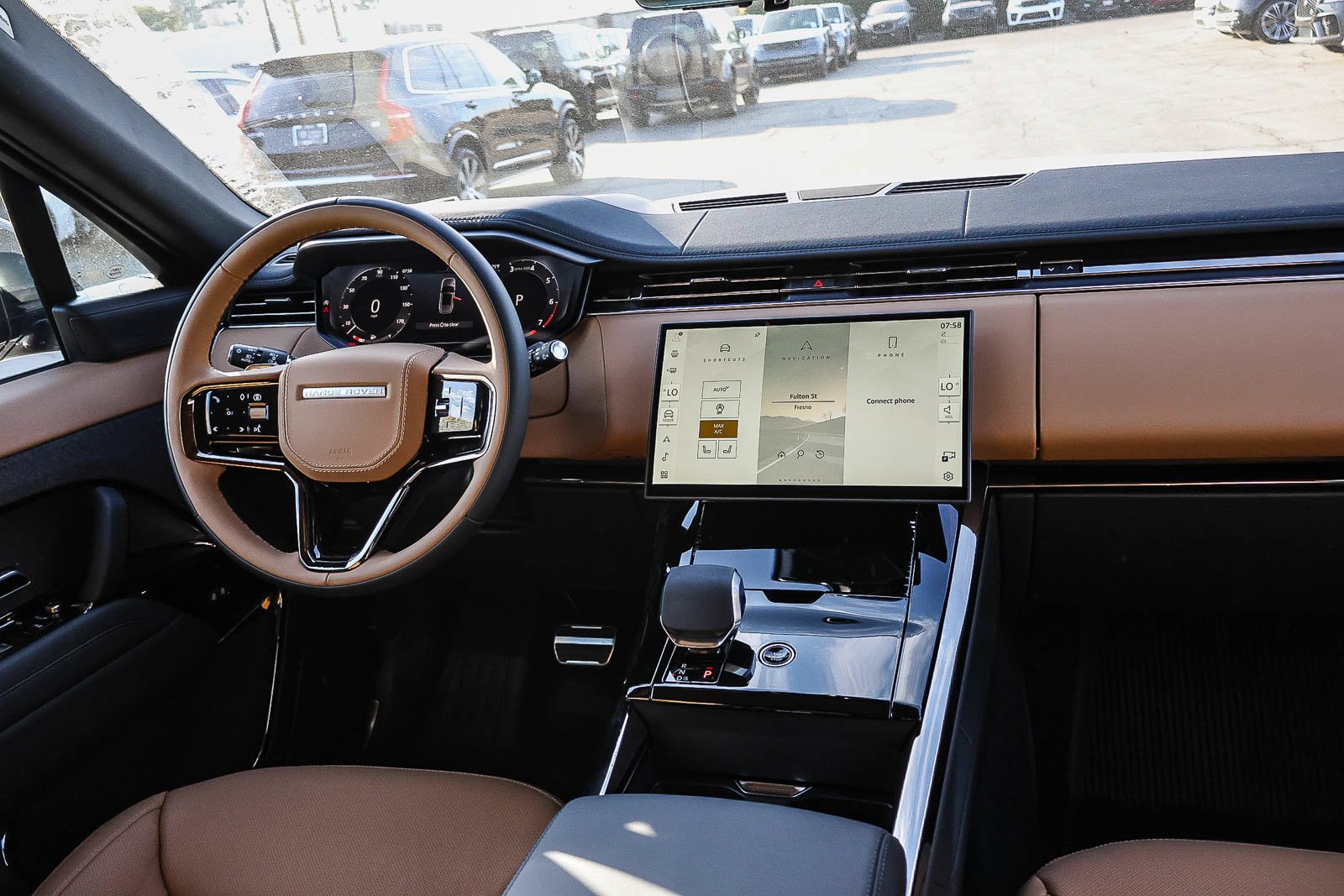 New 2026 Santorini Black Land Rover Dynamic SE image 15