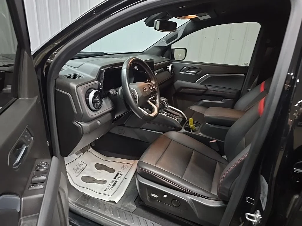Used 2023 Black Chevrolet Z71 image 31