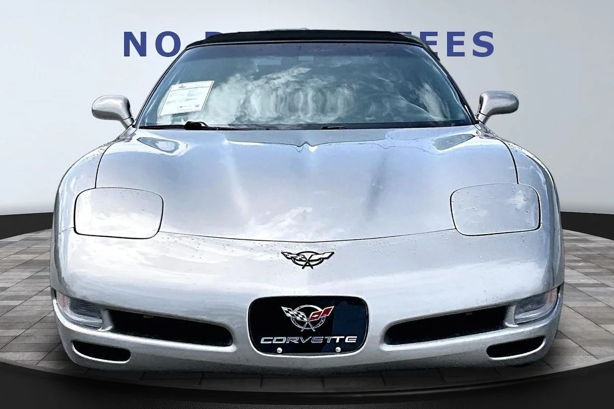Used 2000  Chevrolet  image 2
