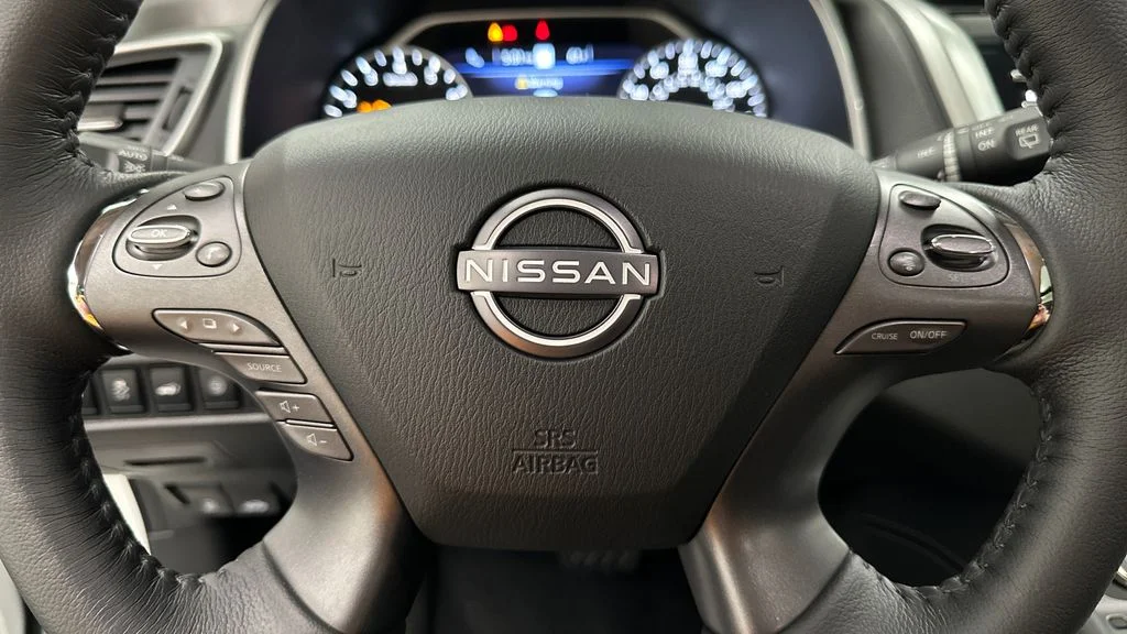 Used 2024 White Nissan SL image 17