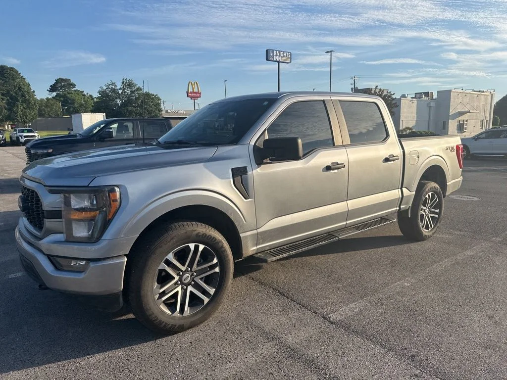 Used 2023 Iconic Silver Metallic Ford XL image 2