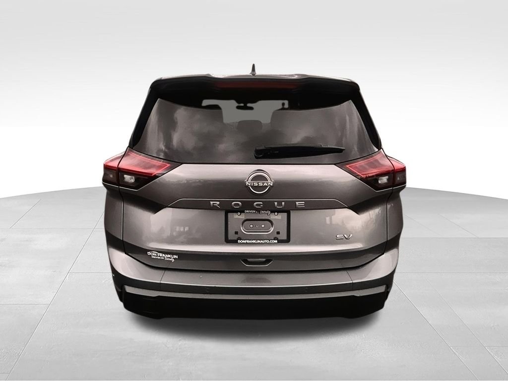 Used 2024 Gray Nissan SV image 7