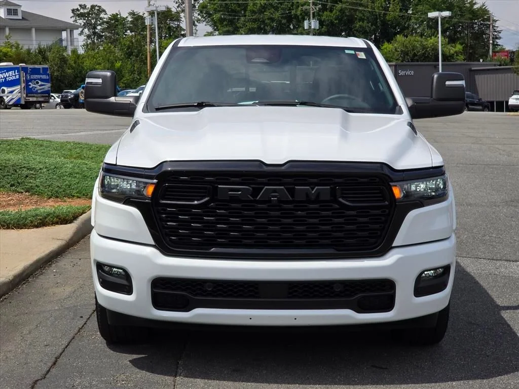 Used 2025 White Ram Big Horn/Lone Star image 22