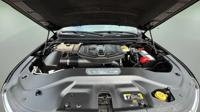 Used 2024 Black Jeep Base image 32