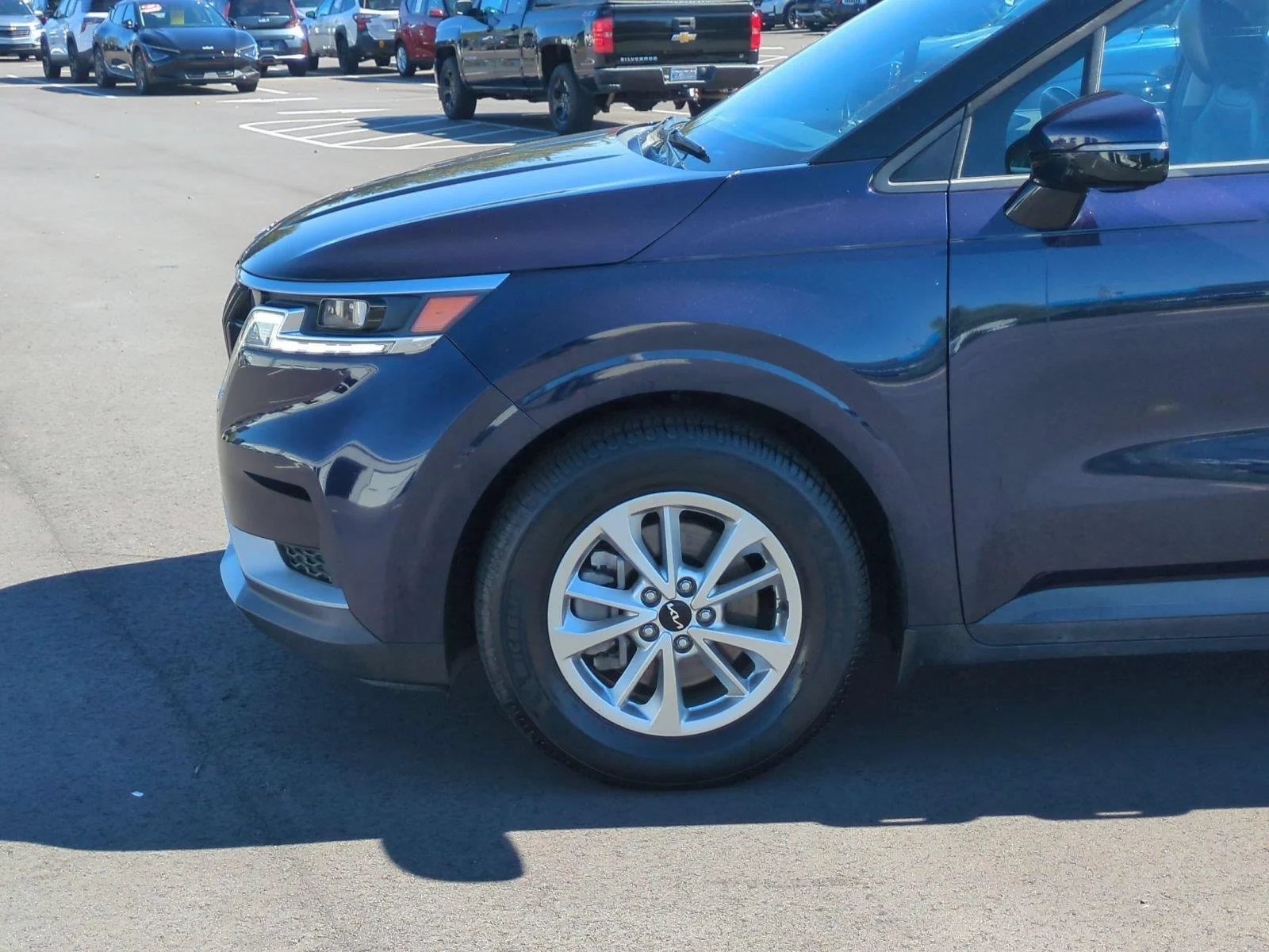 Used 2022 Deep Chroma Blue Kia LXS image 10