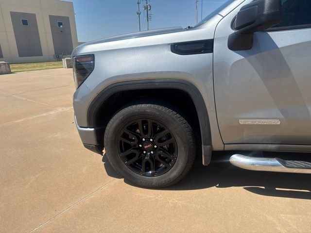 Used 2023 Gray GMC Elevation image 9