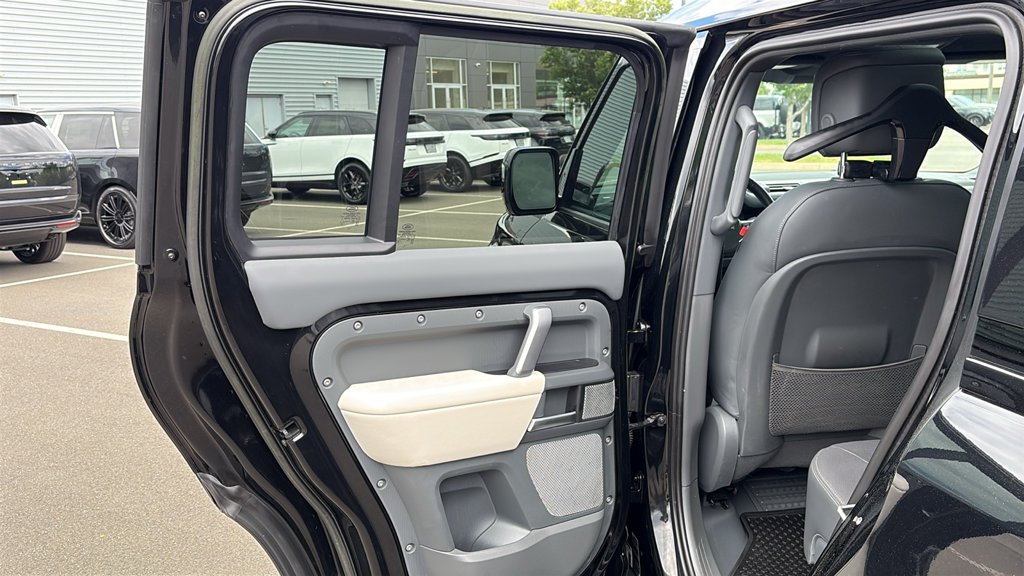 Certified Used 2023 Black Land Rover X-Dynamic SE image 20