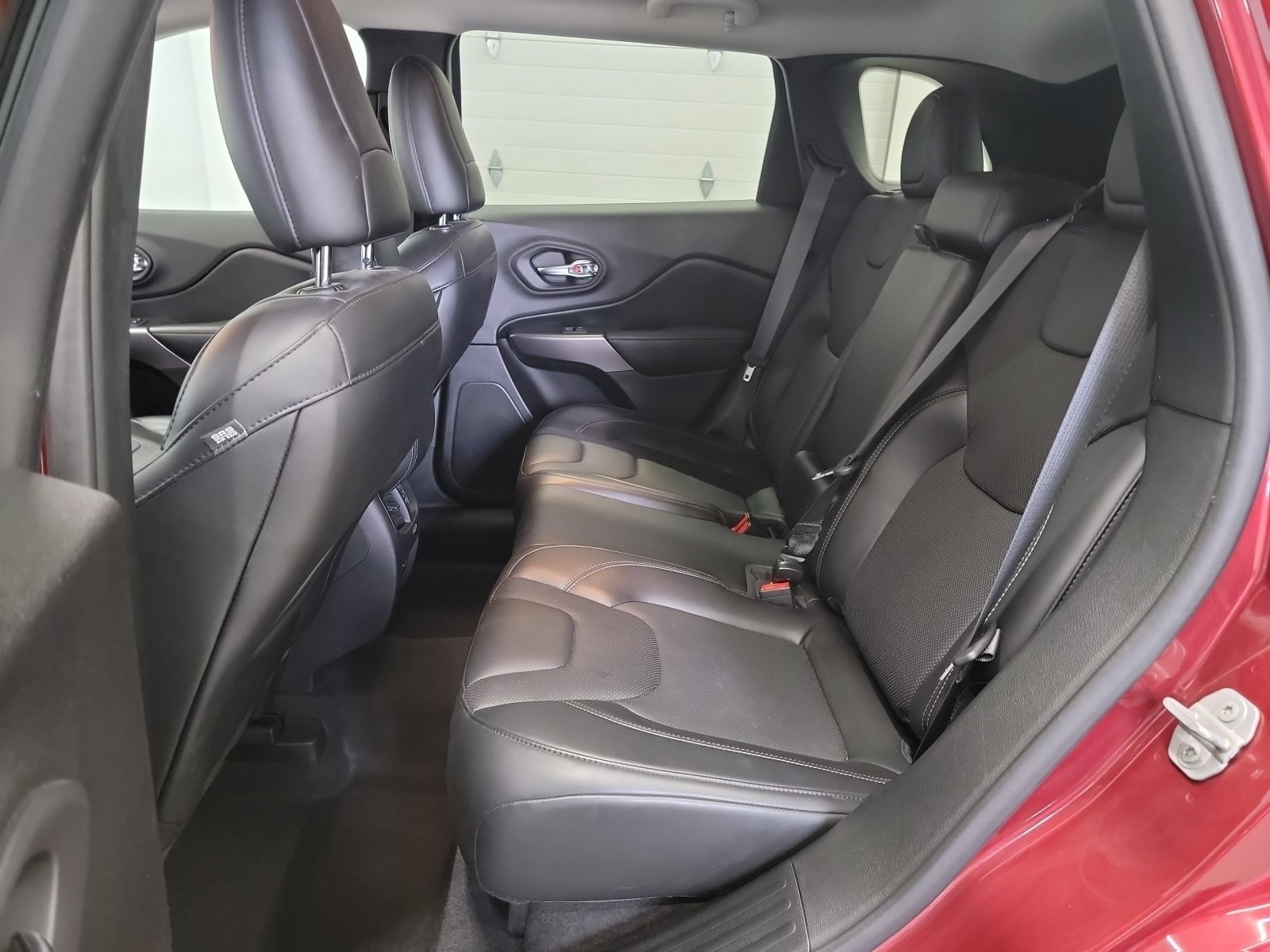 Used 2020 Velvet Red Pearlcoat Jeep Limited image 26