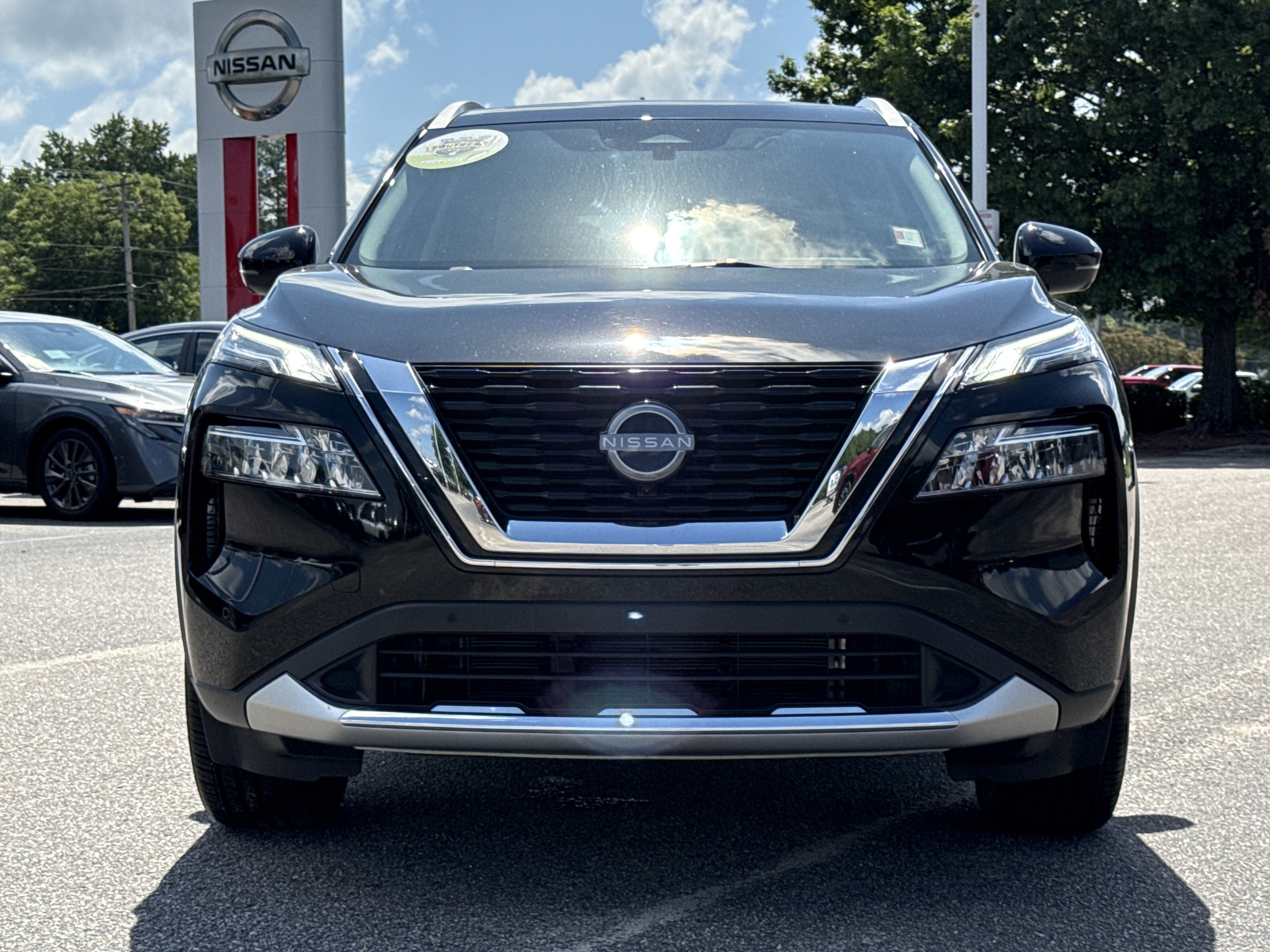 Used 2023 Super Black Nissan Platinum image 35