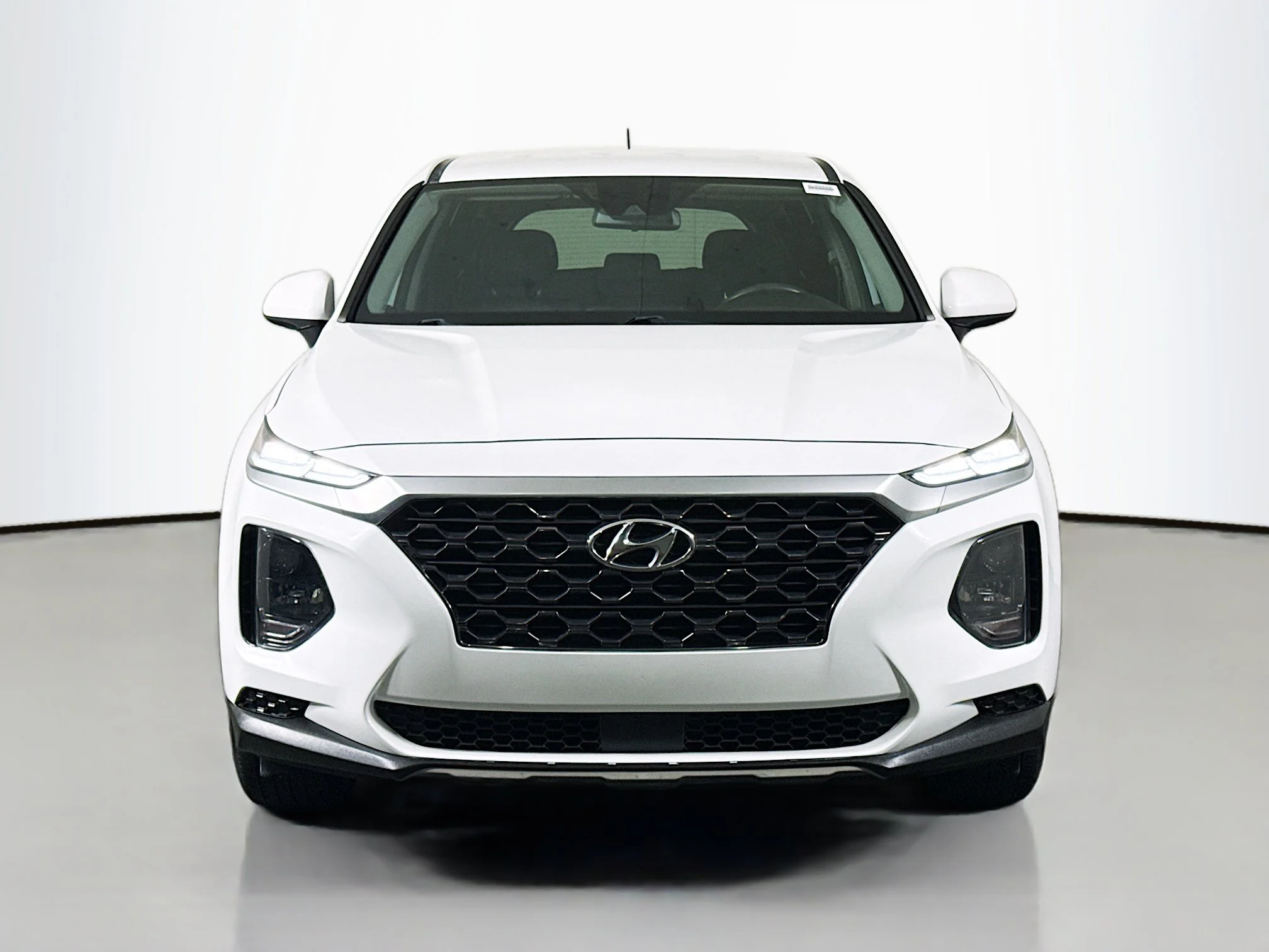 Used 2020 Quartz White Hyundai SE image 2