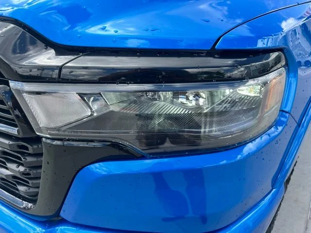 New 2025 Hydro Blue Pearl-Coat Exterior Paint RAM Big Horn/Lone Star image 8