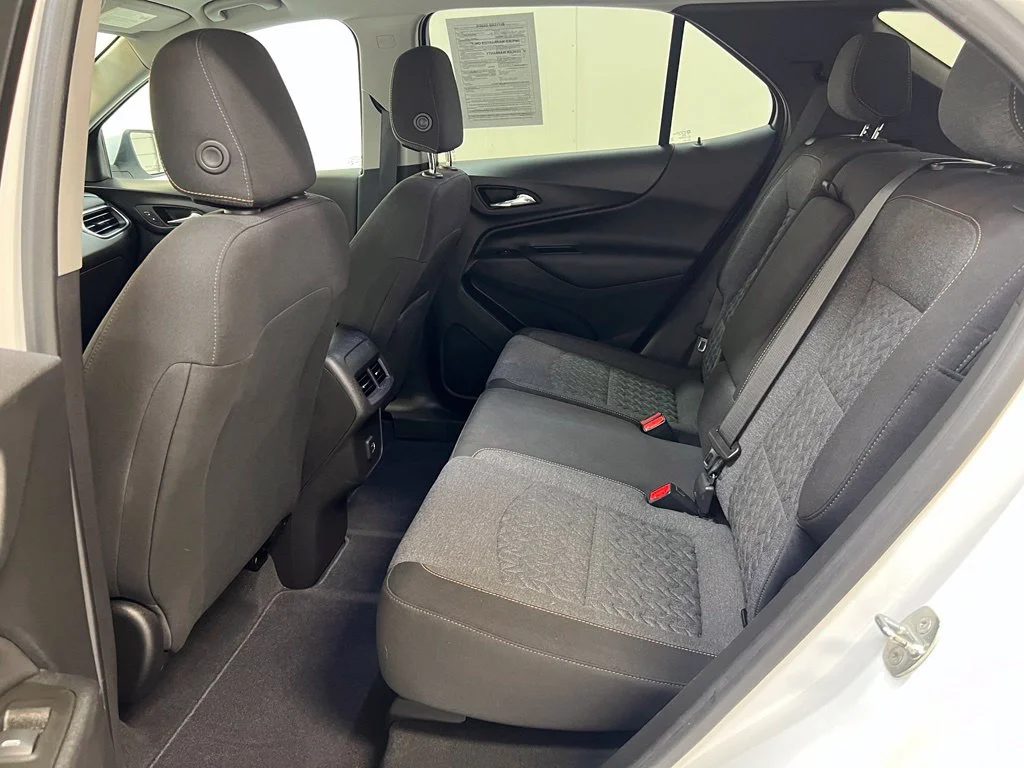 Used 2022 White Chevrolet LT image 28