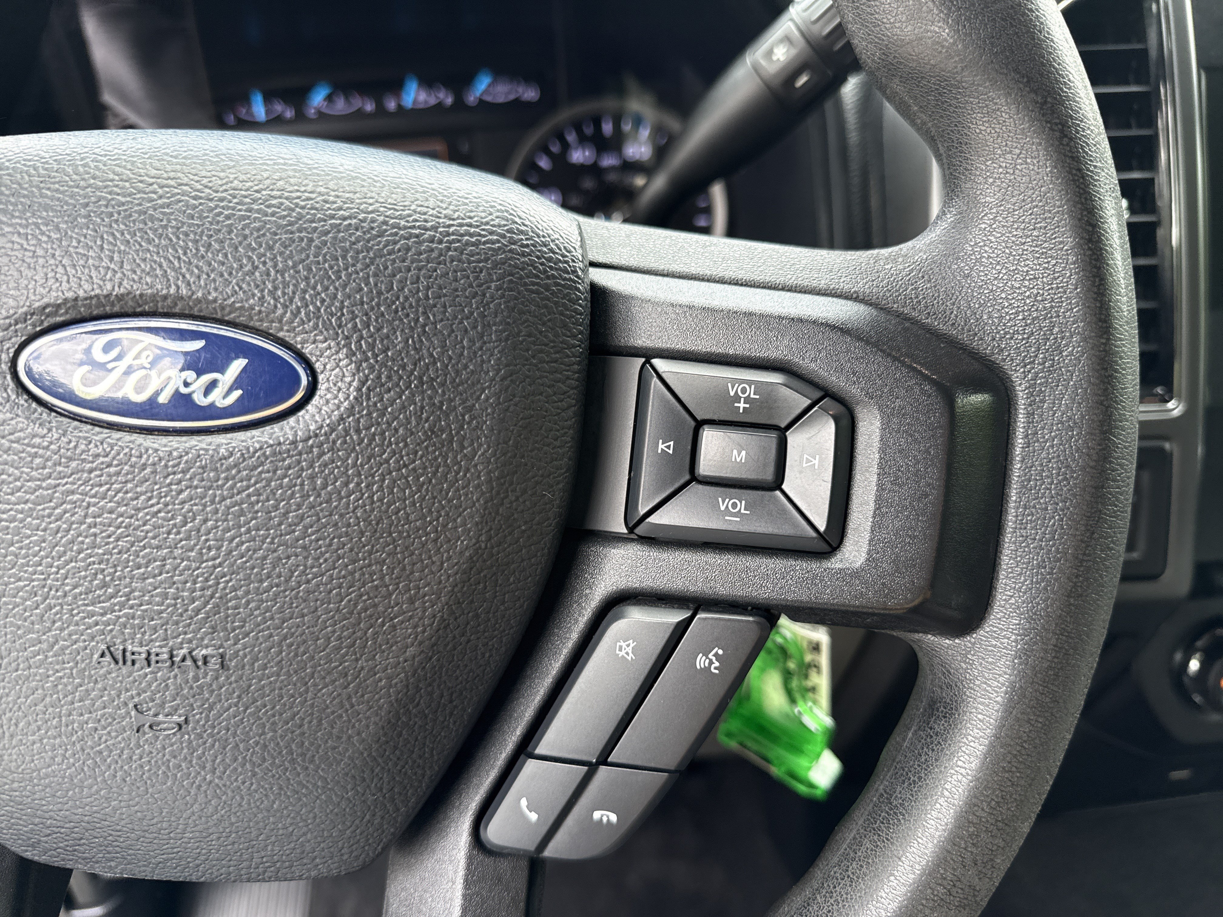 Used 2019 Oxford White Ford XLT image 27