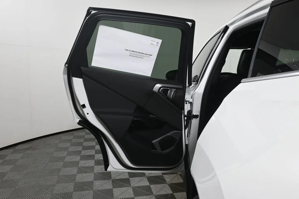 New 2026 White BMW 30 xDrive image 31