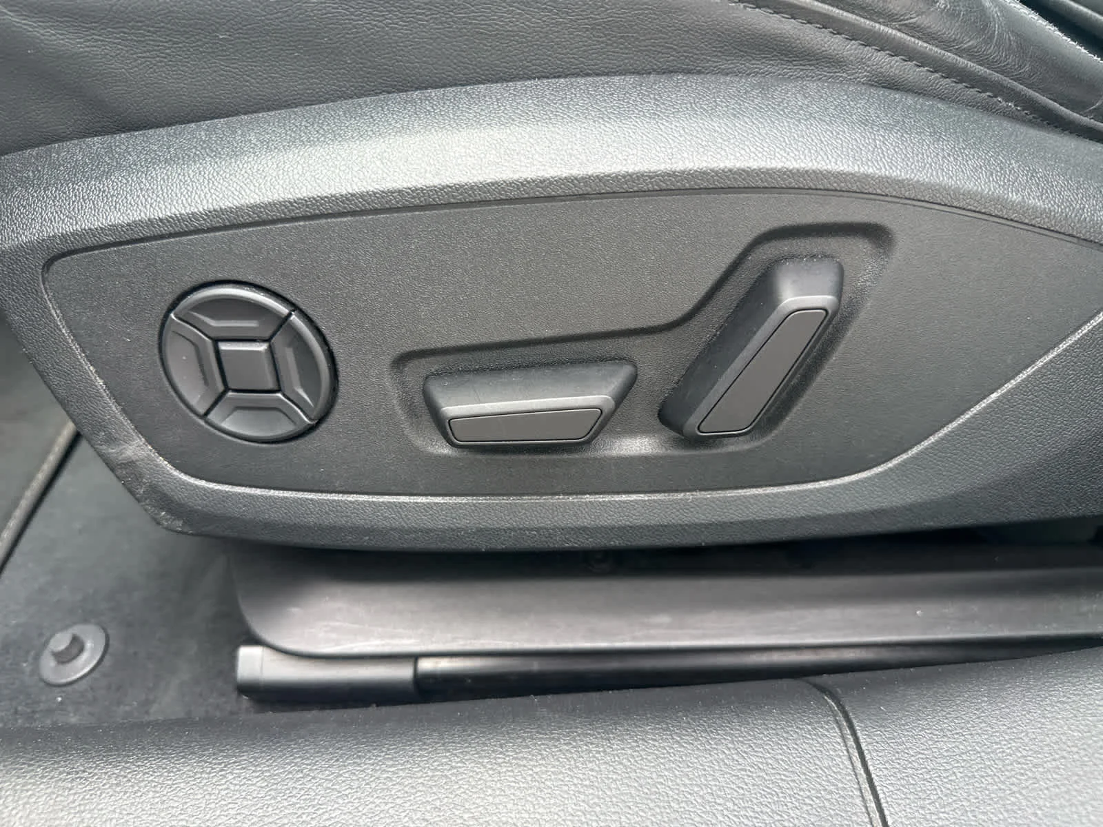 Used 2024 Brilliant Black Audi Premium Plus image 37