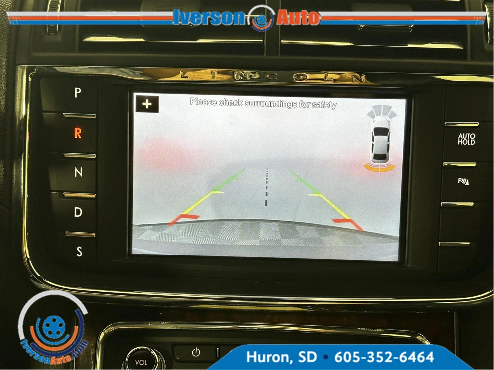Used 2019 Gray Lincoln Select image 21