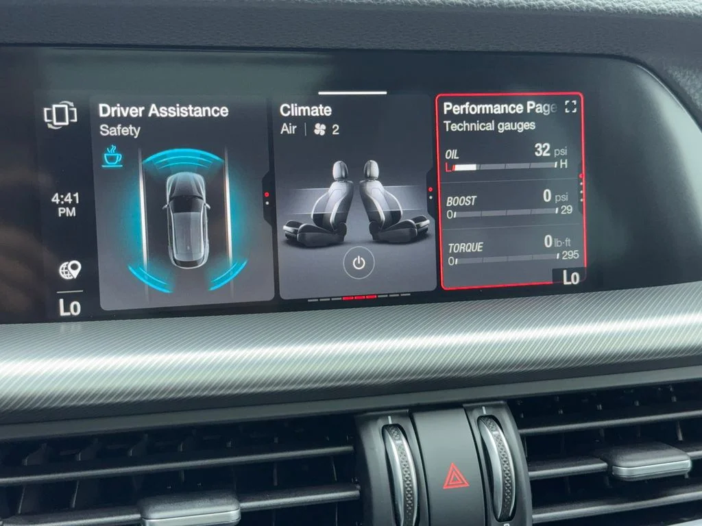 New 2025 Blue Alfa Romeo Base image 24
