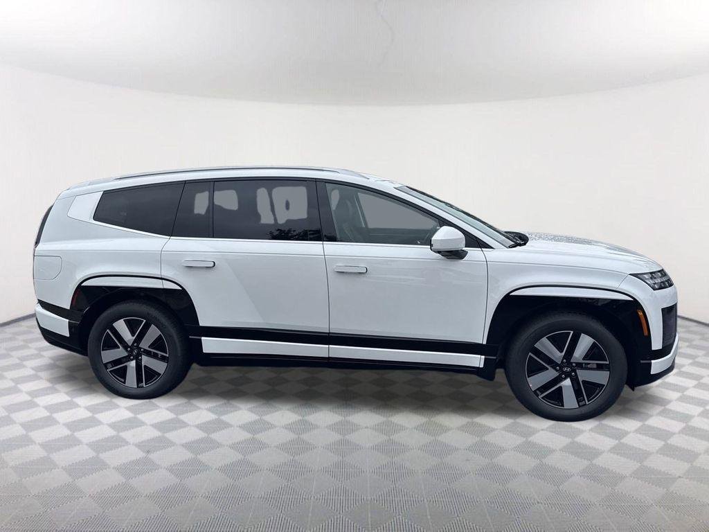 New 2026 White Hyundai SEL image 4
