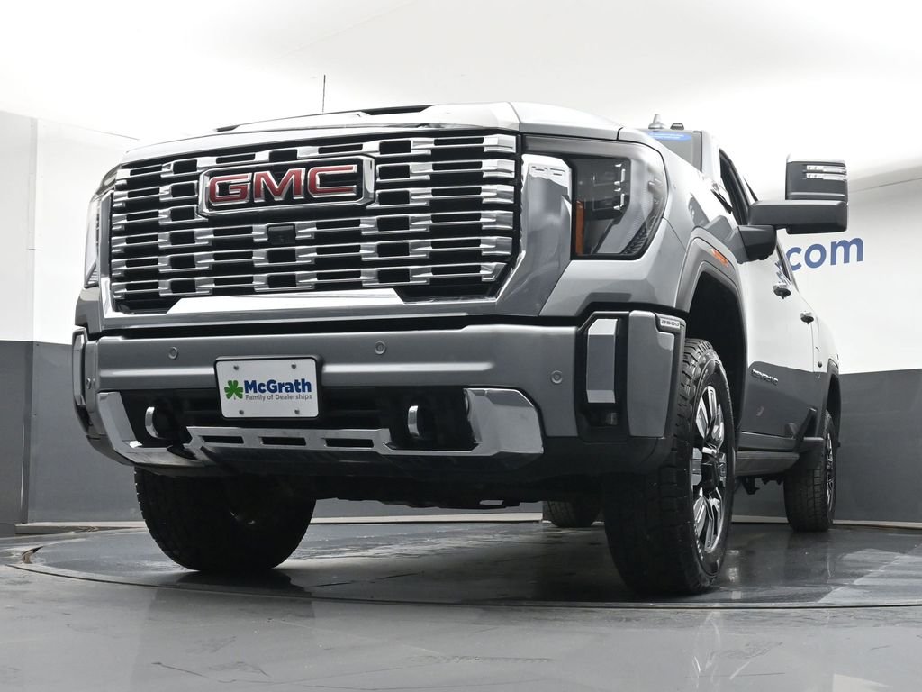Used 2024 Silver GMC Denali image 7