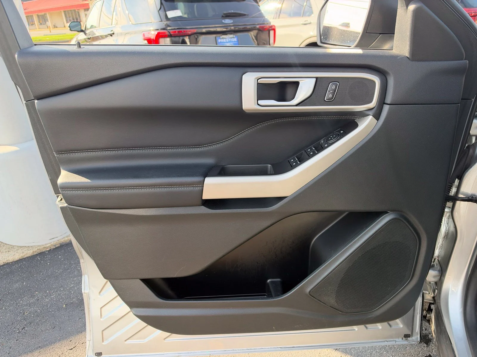 Used 2023 Iconic Silver Metallic Ford XLT image 10