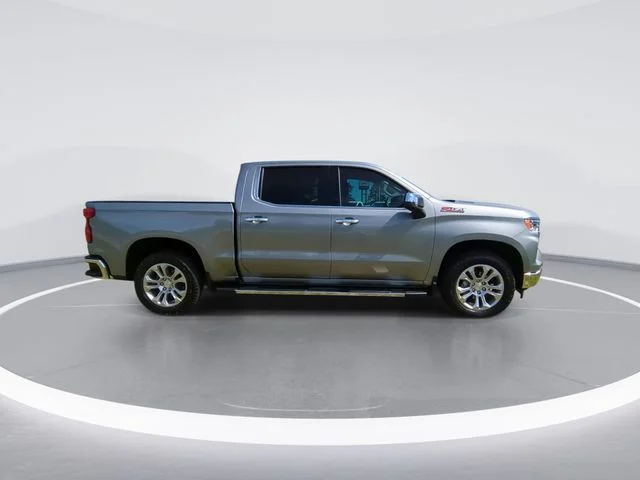 Used 2025 Gray Chevrolet LTZ image 9